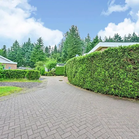 Quaint Holiday Home In Garderen With Fenced Garden Casa de Férias